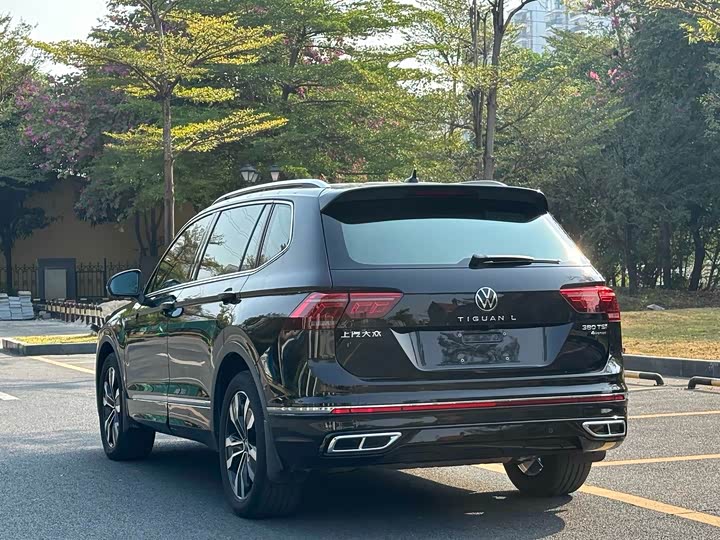 Фото 7 - Volkswagen Tiguan L Pro