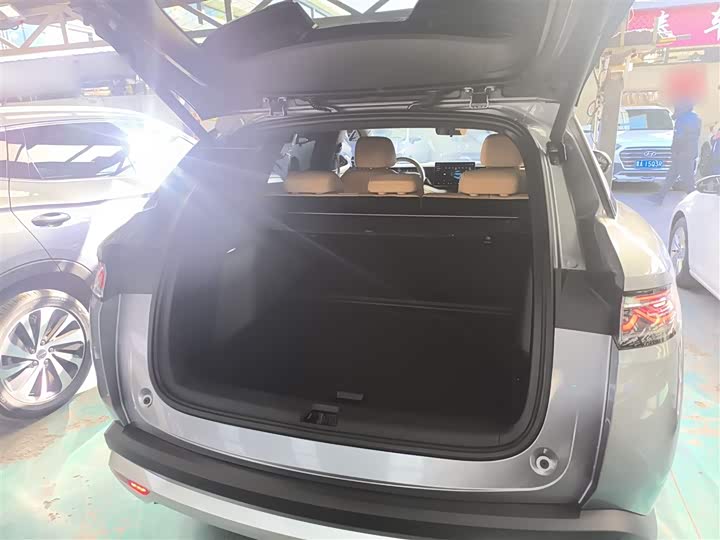 Фото 19 - BYD Song L DM-i Hybrid