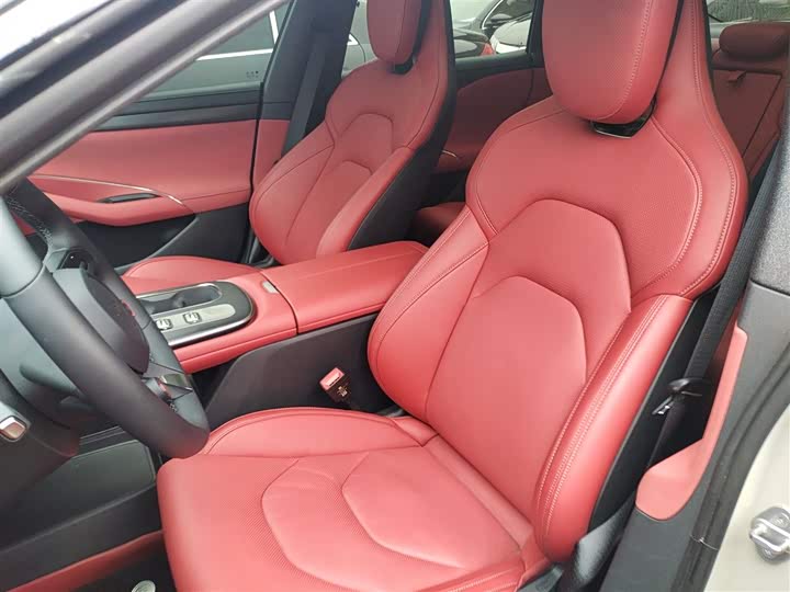 Фото 15 - Xiaomi SU7