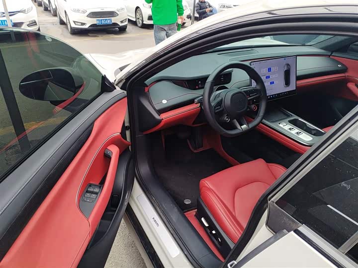 Фото 16 - Xiaomi SU7