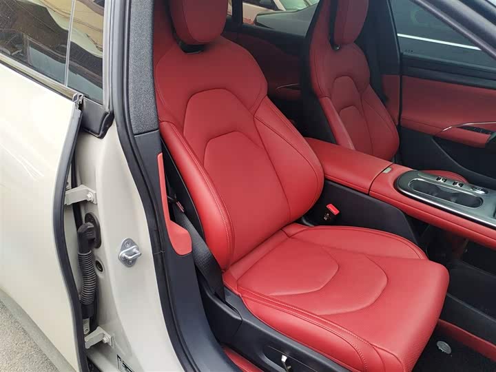 Фото 25 - Xiaomi SU7