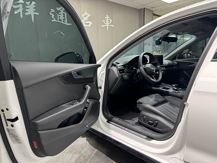 Фото 4 - Audi A4L