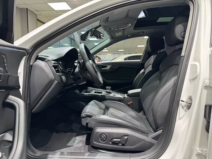 Фото 5 - Audi A4L