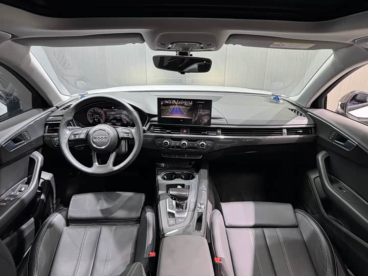 Фото 6 - Audi A4L