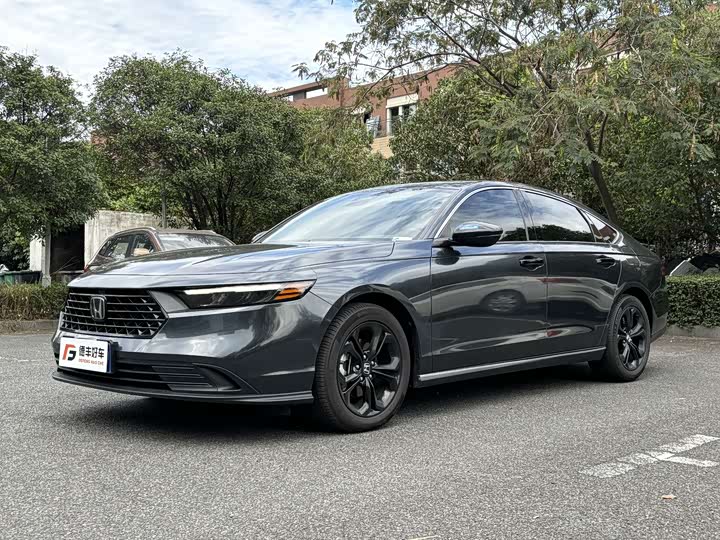 Фото 1 - Honda Accord