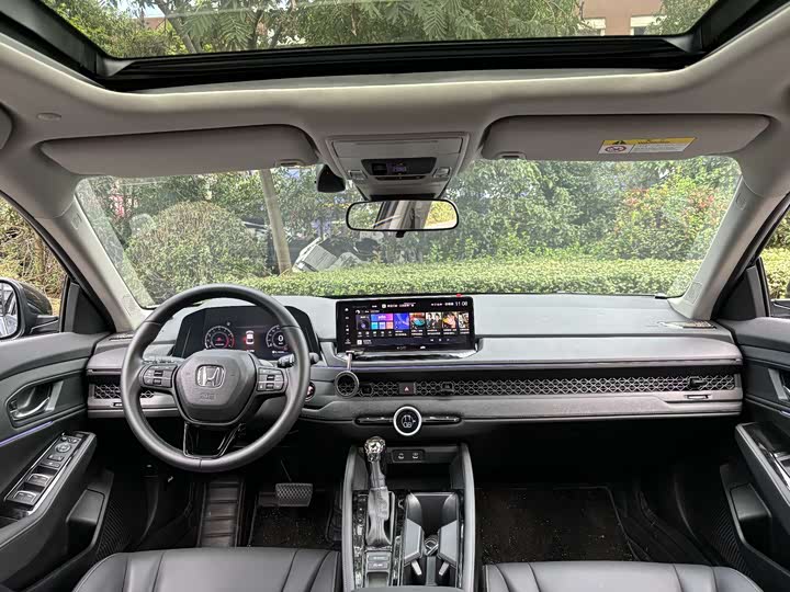 Фото 14 - Honda Accord