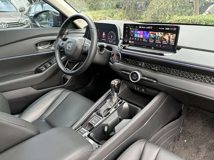 Фото 16 - Honda Accord