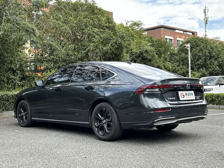 Фото 22 - Honda Accord