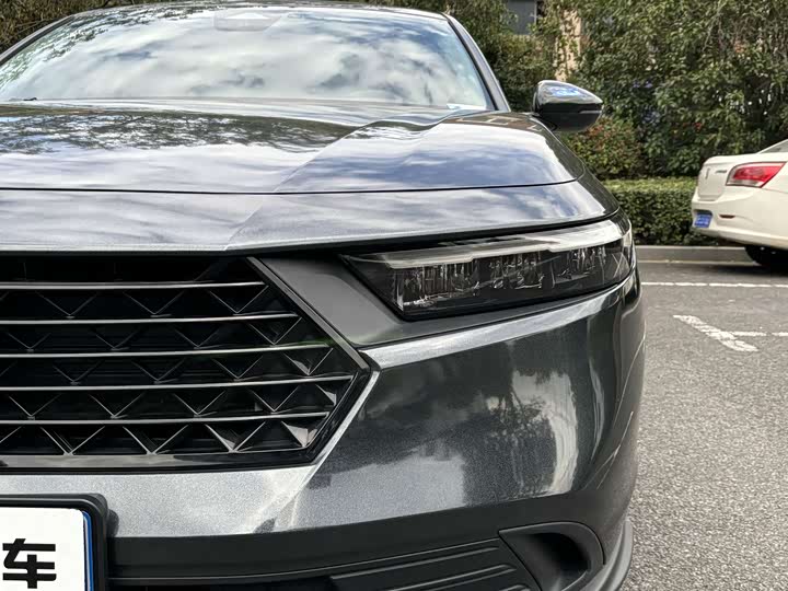 Фото 4 - Honda Accord