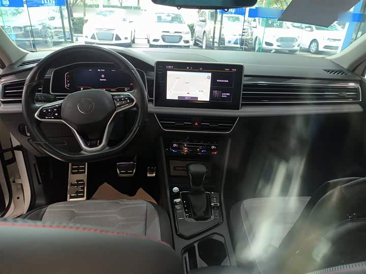 Фото 10 - Volkswagen Tiguan X