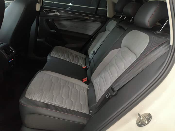 Фото 17 - Volkswagen Tiguan X