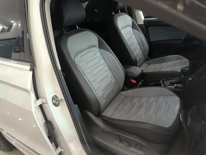 Фото 25 - Volkswagen Tiguan X