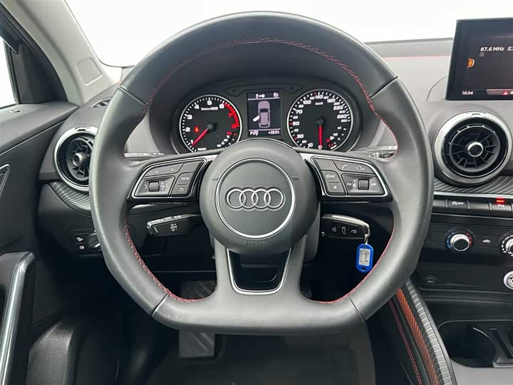 Фото 10 - Audi Q2L