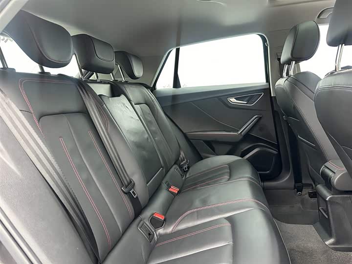 Фото 13 - Audi Q2L