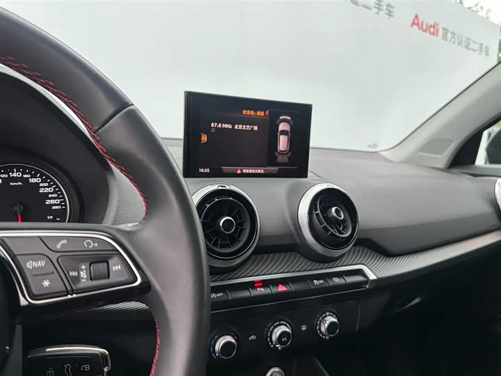 Фото 16 - Audi Q2L