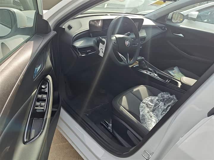 Фото 16 - Buick Verano