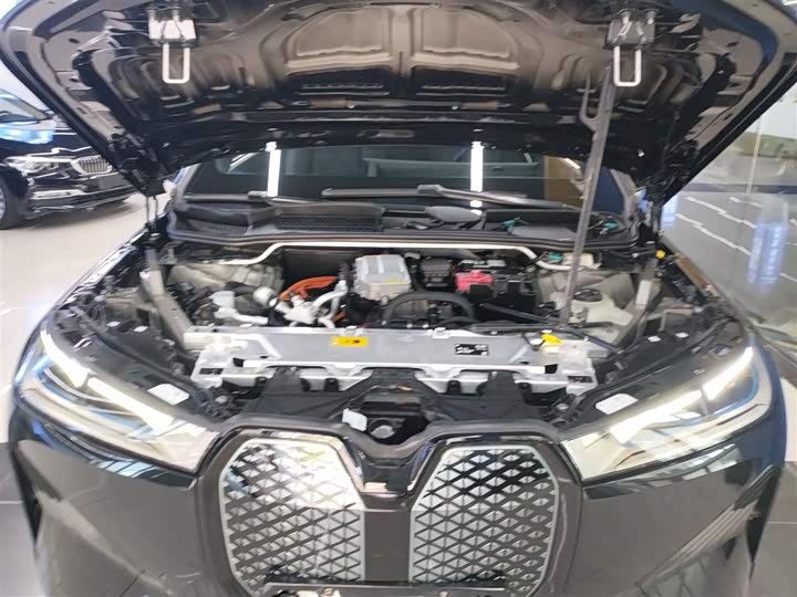 Фото 11 - BMW iX