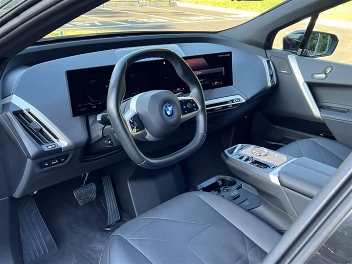 Фото 19 - BMW iX