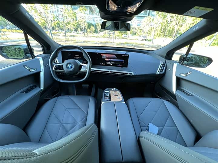 Фото 20 - BMW iX