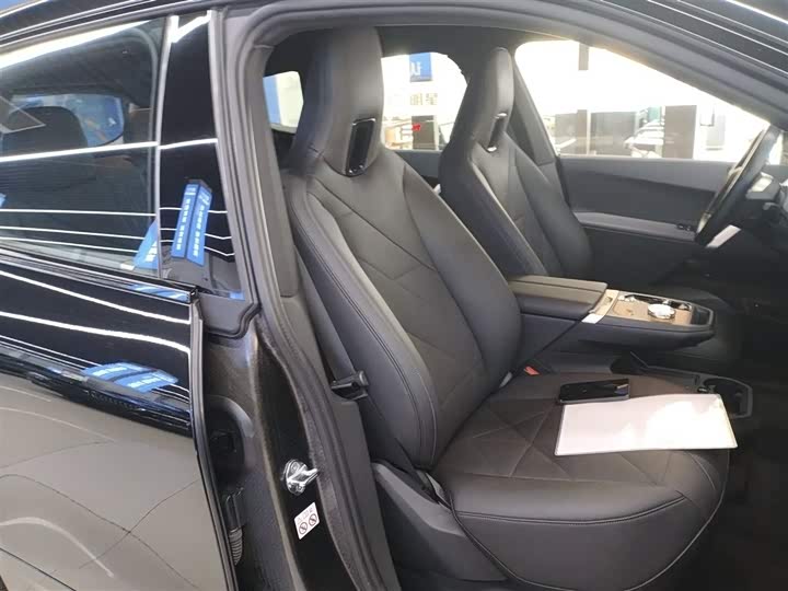 Фото 23 - BMW iX