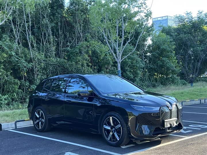 Фото 26 - BMW iX