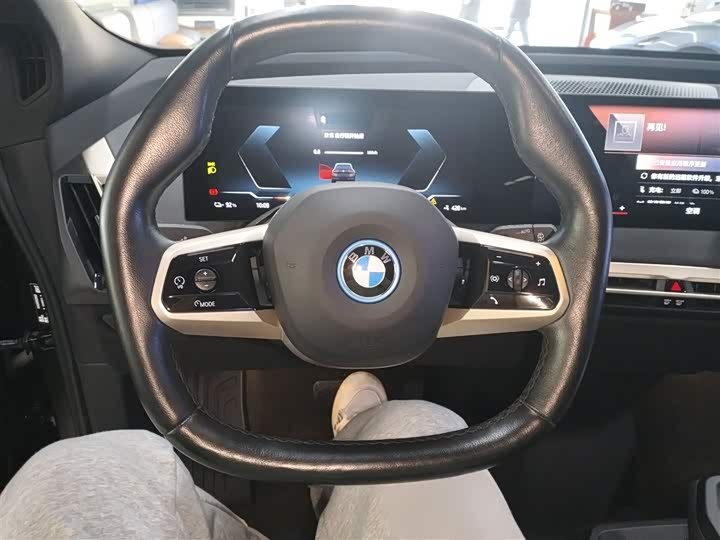 Фото 3 - BMW iX