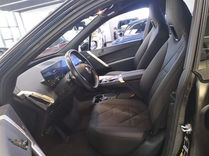 Фото 8 - BMW iX