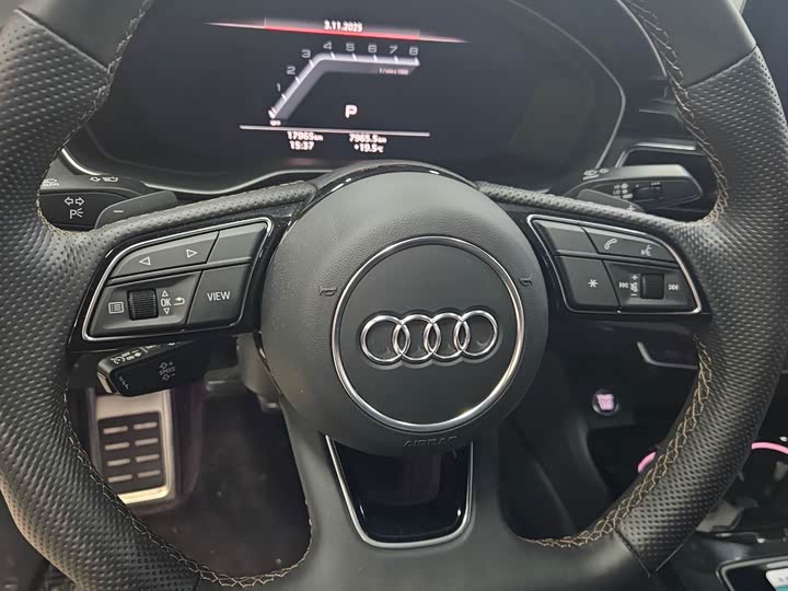 Фото 4 - Audi A4L