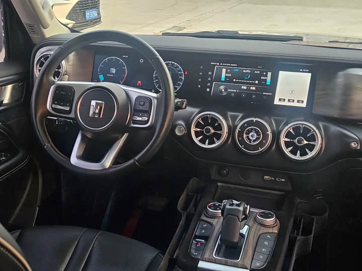 Фото 11 - Tank 300