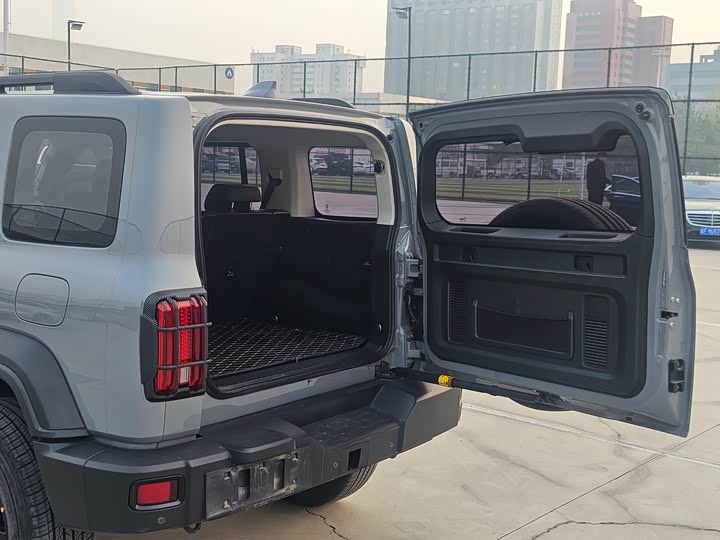 Фото 7 - Tank 300