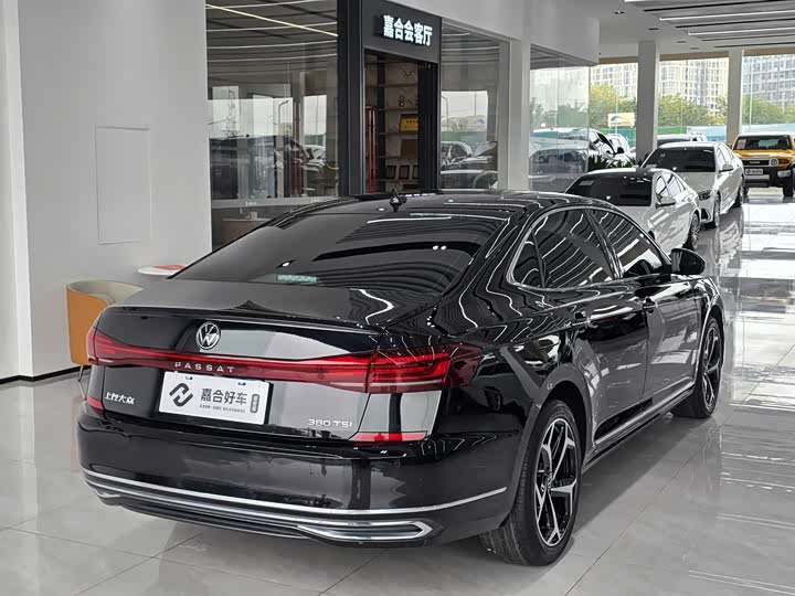 Фото 29 - Volkswagen Passat