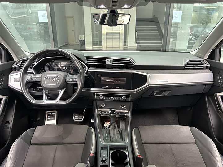 Фото 6 - Audi Q3