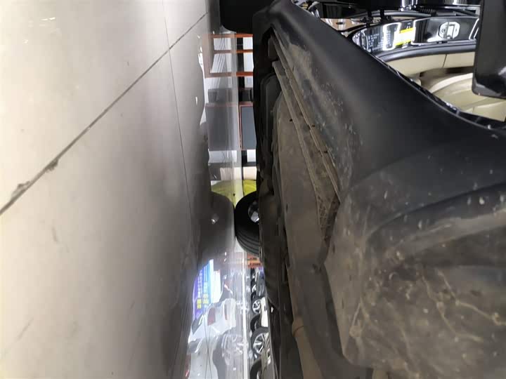 Фото 21 - Jeep Grand Cherokee