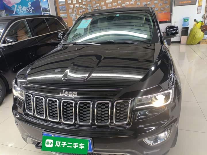 Фото 3 - Jeep Grand Cherokee