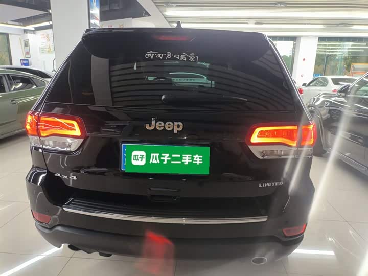 Фото 6 - Jeep Grand Cherokee