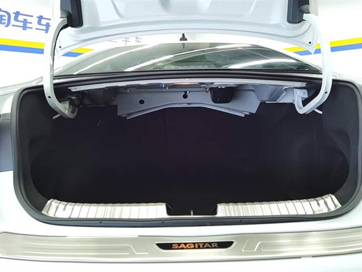 Фото 4 - Volkswagen Sagitar L