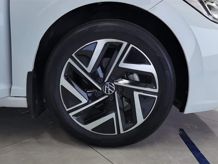 Фото 6 - Volkswagen Sagitar L