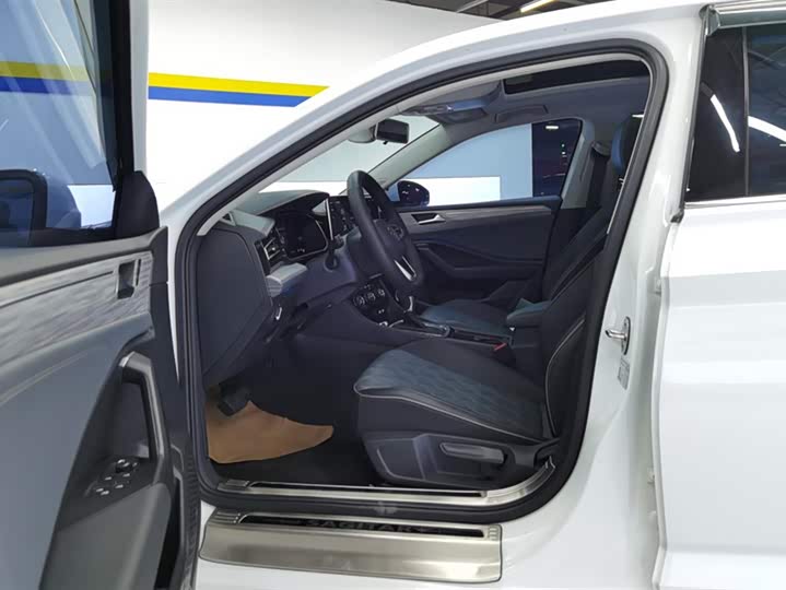 Фото 9 - Volkswagen Sagitar L