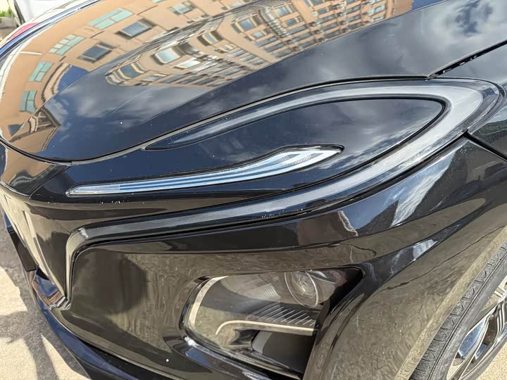 Фото 5 - Hongqi E-QM5