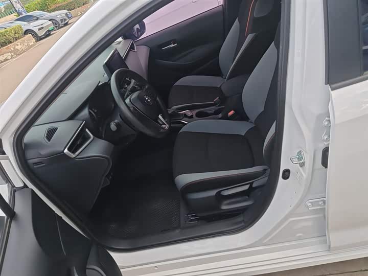 Фото 15 - Toyota Corolla