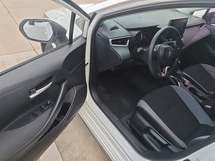 Фото 16 - Toyota Corolla