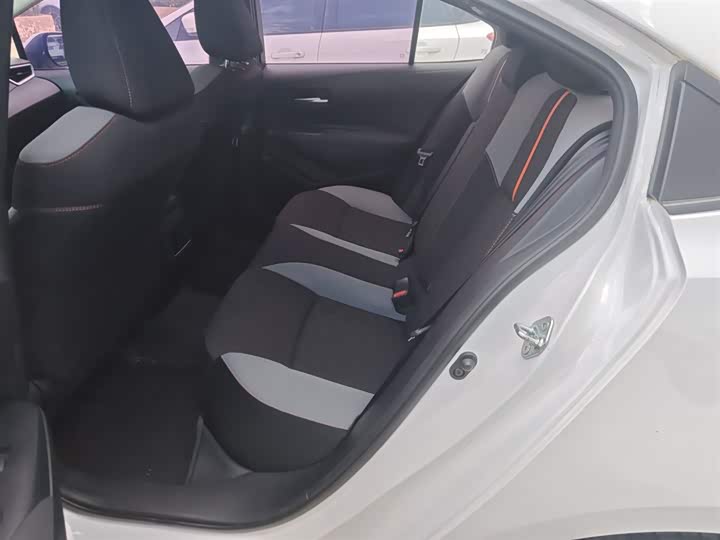 Фото 17 - Toyota Corolla