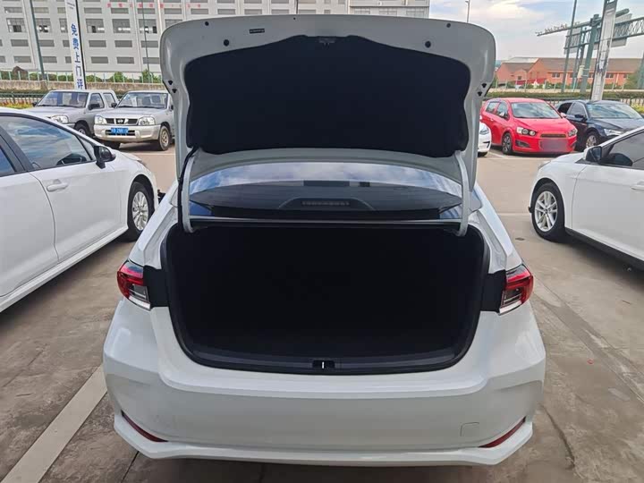 Фото 19 - Toyota Corolla