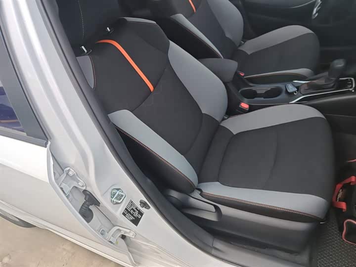 Фото 25 - Toyota Corolla