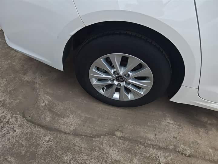 Фото 26 - Toyota Corolla