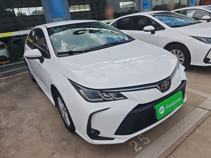 Фото 4 - Toyota Corolla