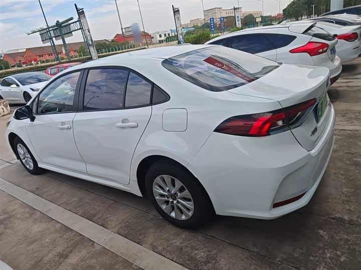 Фото 5 - Toyota Corolla