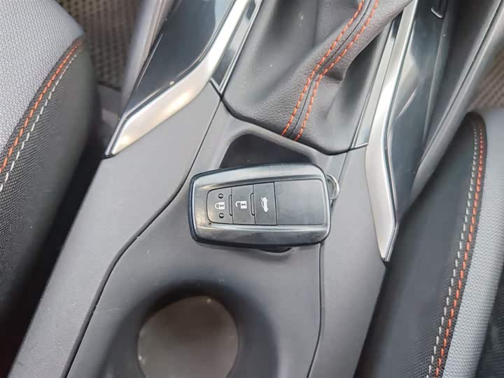 Фото 9 - Toyota Corolla