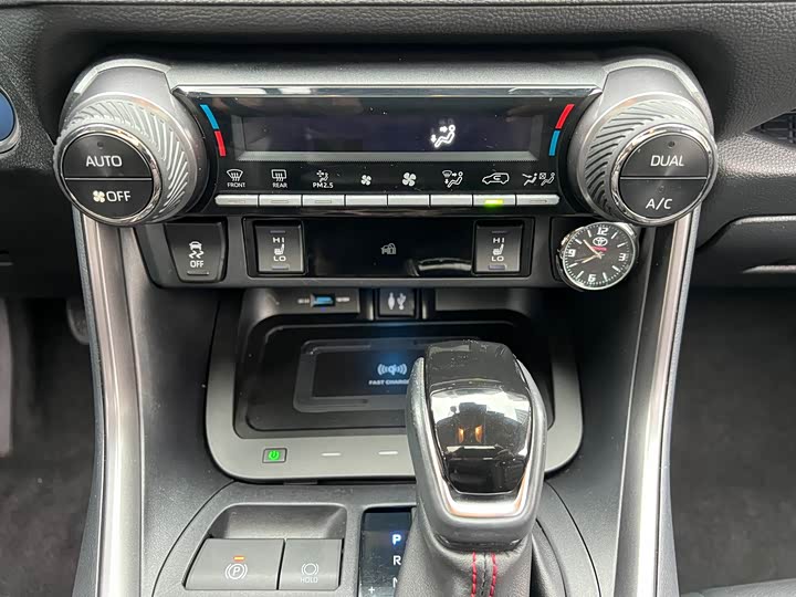 Фото 13 - Toyota Wildlander Hybrid