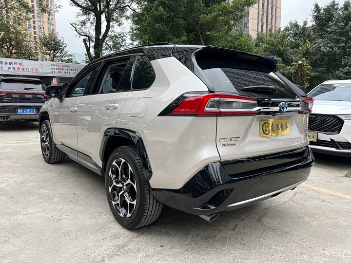 Фото 18 - Toyota Wildlander Hybrid